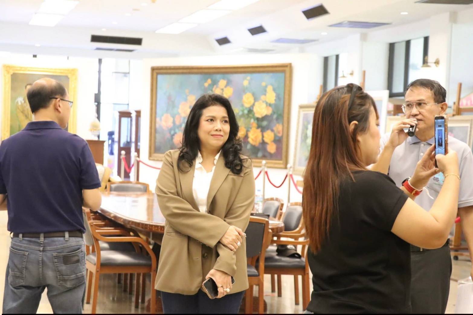 title - ผอ.ศพส. ให้การต้อนรับ คณะนักศึกษาโครงการรัฐประศาสนศาสตรมหาบัณฑิต รุ่นที่ 18 มหาวิทยาลัยรามคำแหง เข้าเยี่ยมชมแผนกฝึกอบรมทั้ง 12 แผนก และพื้นที่ภายในศูนย์ส่งเสริมและพัฒนาอาชีพเสริมนอกภาคการเกษตร